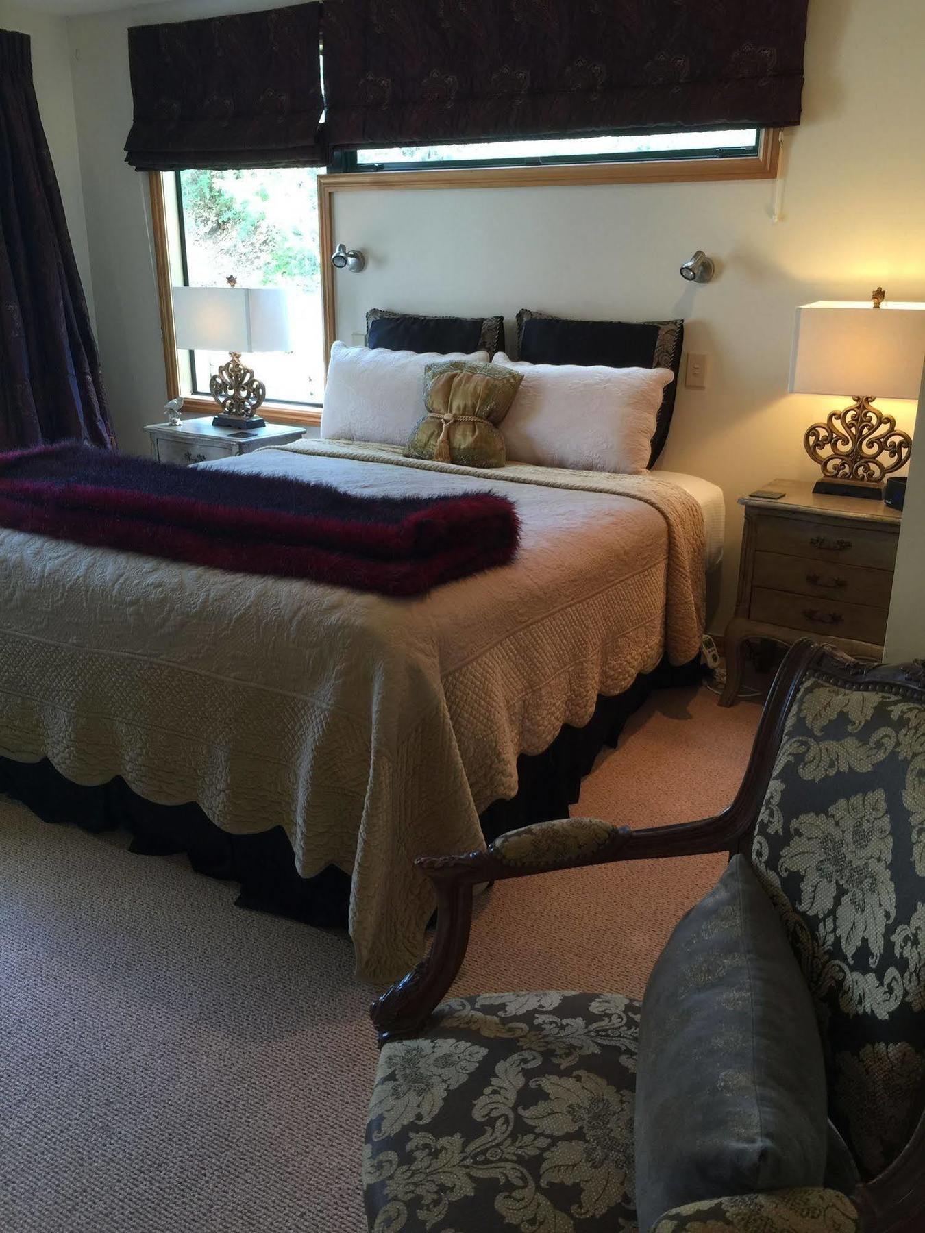 The Flying Trout Boutique Lodge Taupo Bagian luar foto