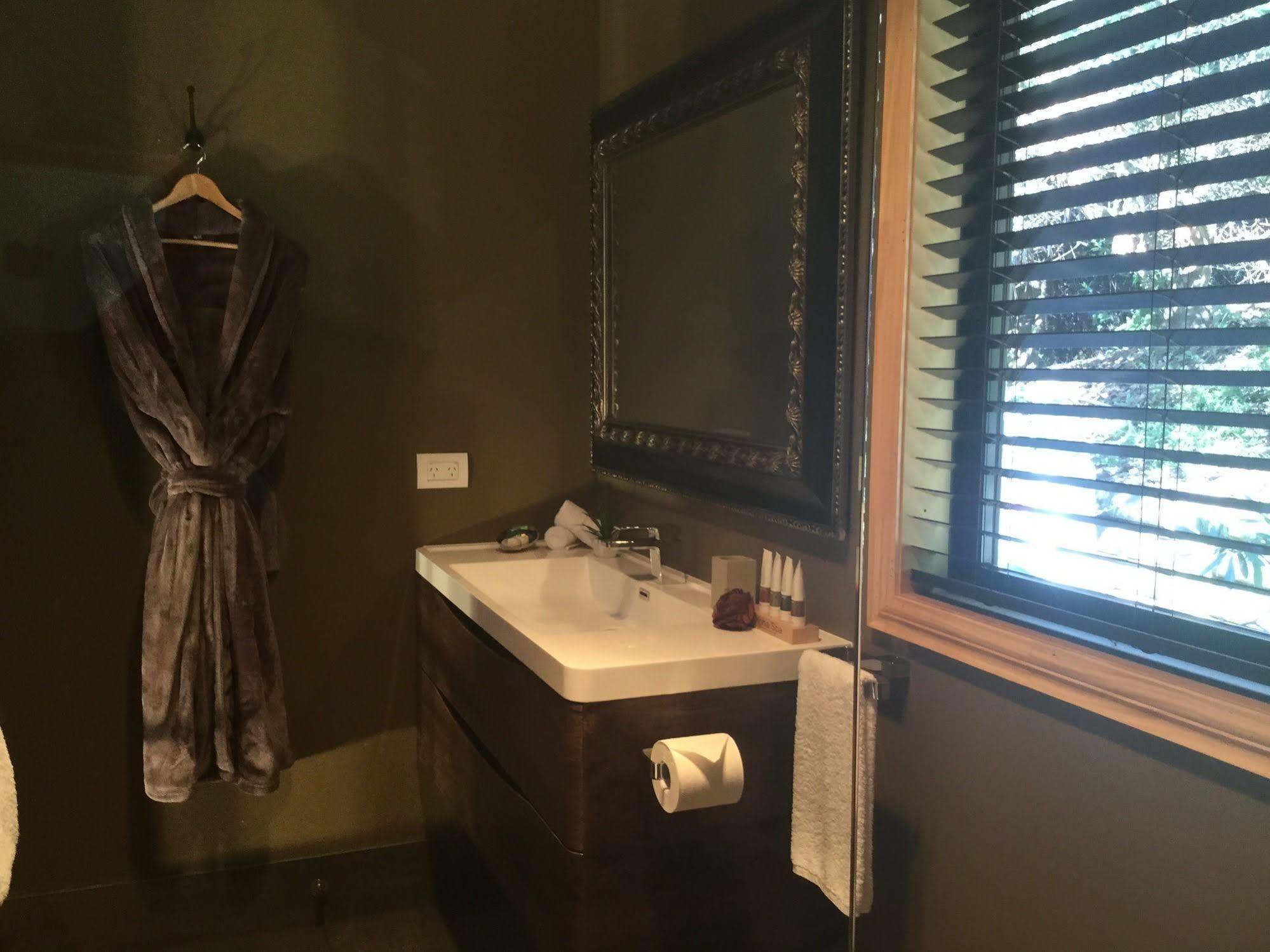 The Flying Trout Boutique Lodge Taupo Bagian luar foto