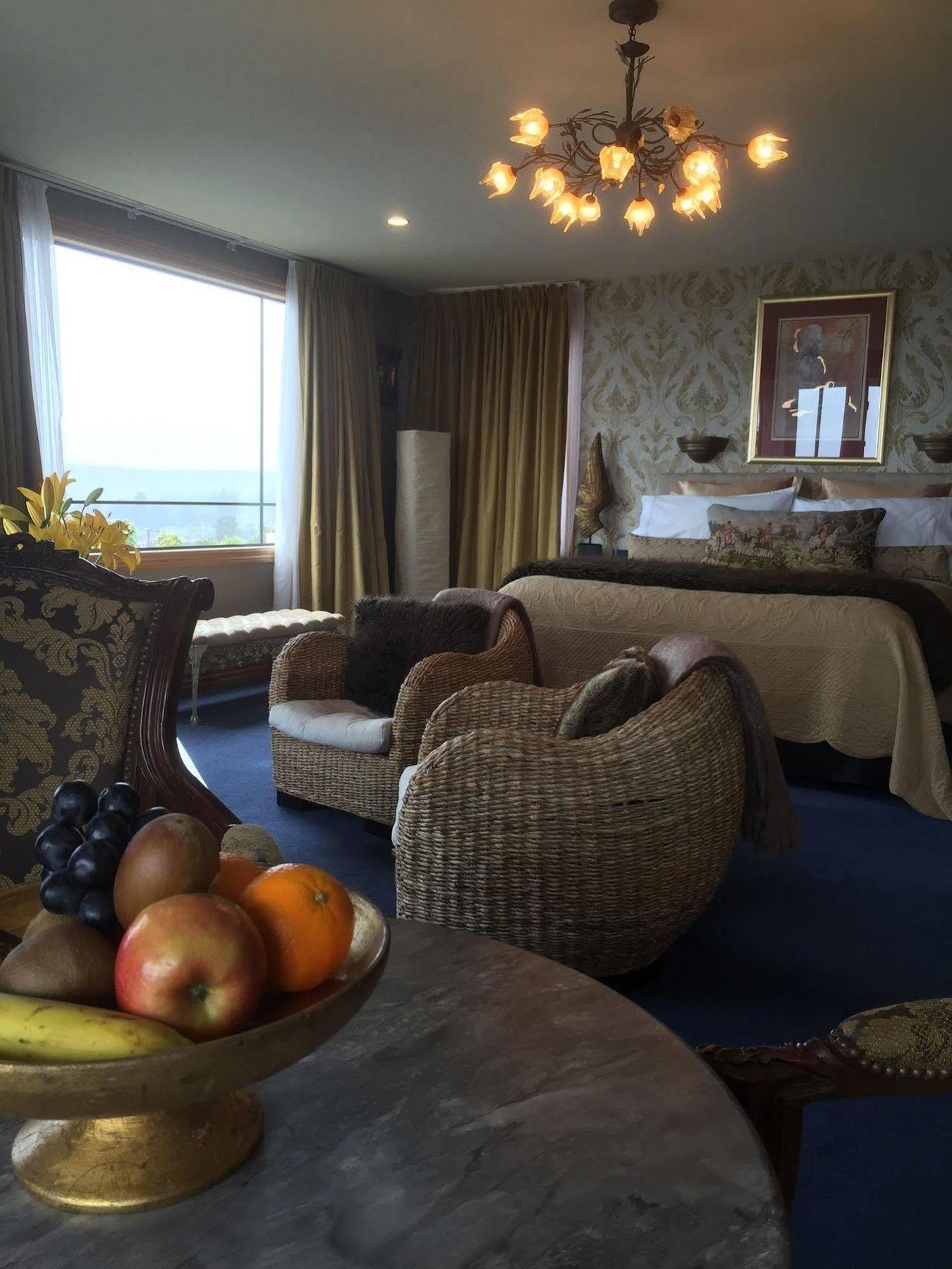 The Flying Trout Boutique Lodge Taupo Bagian luar foto