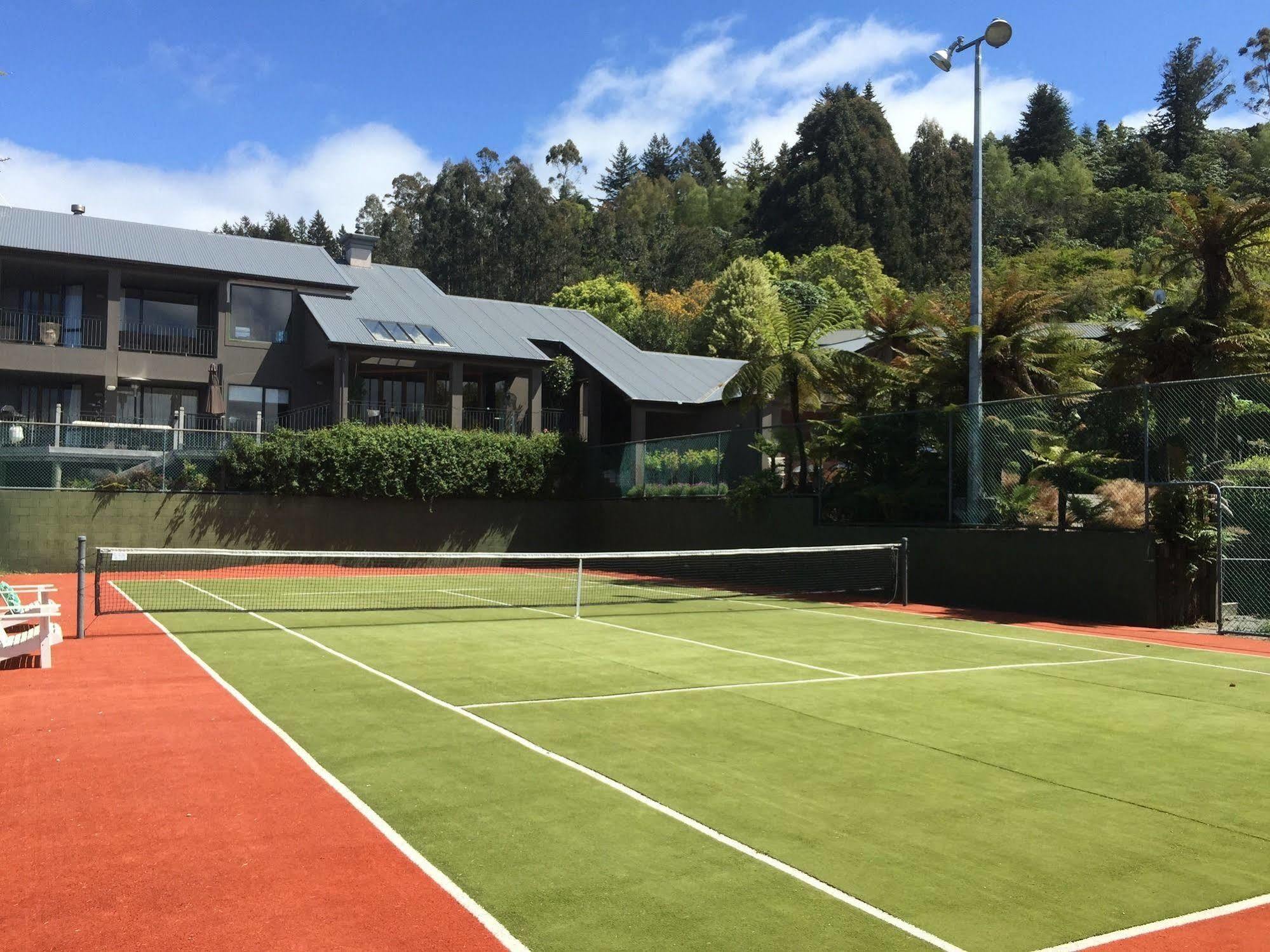 The Flying Trout Boutique Lodge Taupo Bagian luar foto