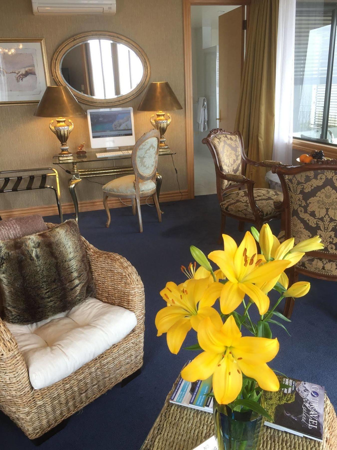 The Flying Trout Boutique Lodge Taupo Bagian luar foto